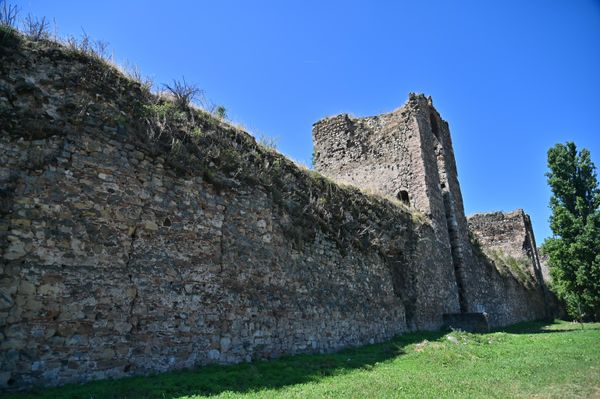 Do Prvog svetskog rata, Smederevska tvrđava je bila jedan od naših najbolje očuvanih srednjovekovnih gradova. Nažalost, izgradnjom železničke pruge i bombardovanjem u oba svetska rata, tvrđava je pretrpela ogromna razaranja - Sputnik Srbija