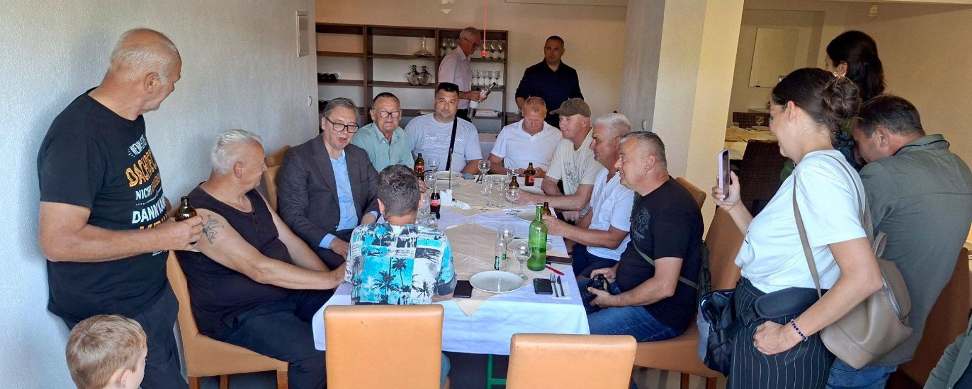 Вучић у породичној кући у Чипуљићима Вучић у породичној кући у Чипуљићима - Sputnik Србија, 1920, 03.08.2026