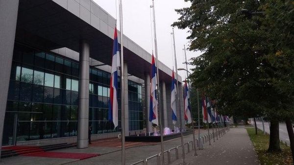 Dan žalosti u Srpskoj - zastave na pola koplja - Sputnik Srbija