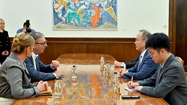 Вучић са Ли Мингом о најновијим забрињавајућим догађајима на Косову и Метохији