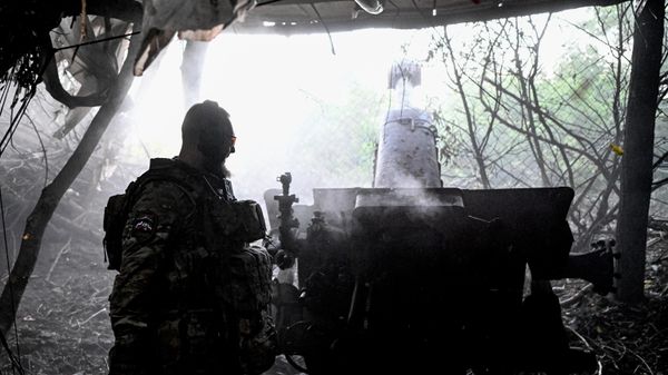 Paljba iz haubice D-30 grupe Ahmat u zoni specijalne vojne operacije - Sputnik Srbija