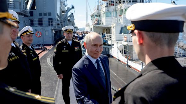 Ruski predsednik Vladimir Putin u poseti Tihookeanskoj floti - Sputnik Srbija