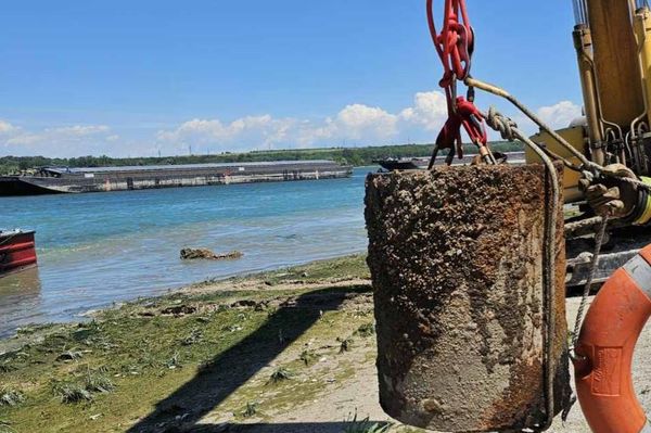 Bure napunjeno eksplozivom, opasno i posle osam decenija pod vodom - Sputnik Srbija