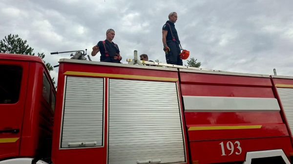Угашен пожар на већем делу Суве планине, жариште испод Соколовог камена под контролом