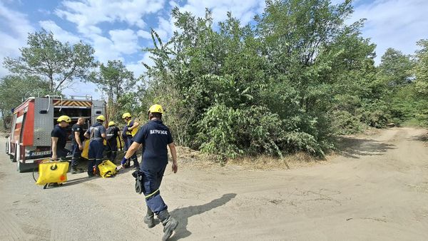 Пожар на столовима локализован, ноћ у Делиблатској пешчари протекла је мирно