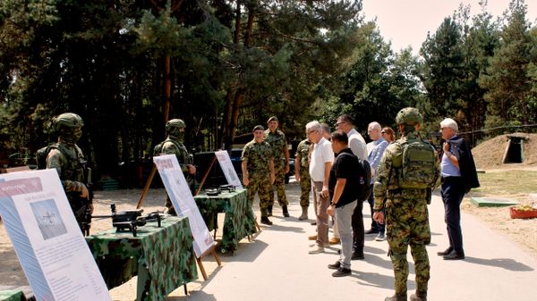 Delegacije skupštinskih odbora u poseti Vojsci Srbije u Kopnenoj zoni bezbednosti - Sputnik Srbija