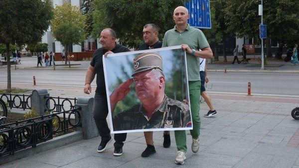 Odavanje počasti generalu Mladiću u Banjaluci - Sputnik Srbija