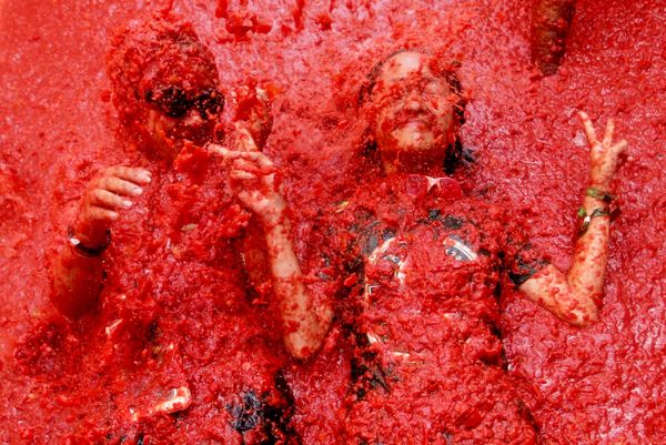 Ovogodišnji festival protekao je uglavnom mirno, iako su četiri osobe dobile medicinsku pomoć zbog izloženosti biber spreju. - Sputnik Srbija