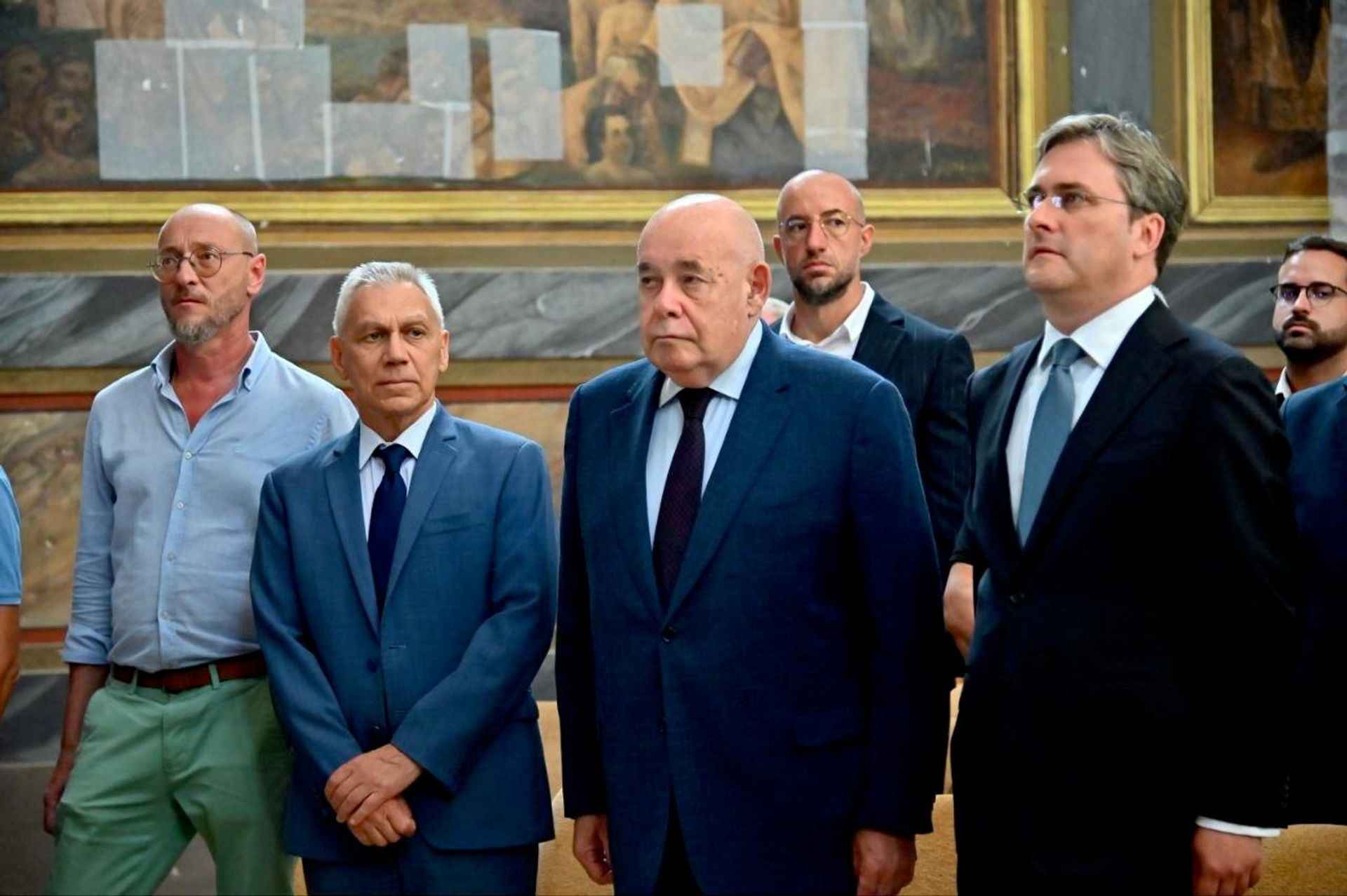 Ruski ambasador Alekasandar Bocan-Harčenko i srpski ministar kulture Nikola Selaković u društvu direktora Ruskog doma Evgenija Baranova i savetnika ruskog predsednika za kulturu Mihaila Švidkoja na svečanoj ceremoniji - Sputnik Srbija, 1920, 02.09.2026