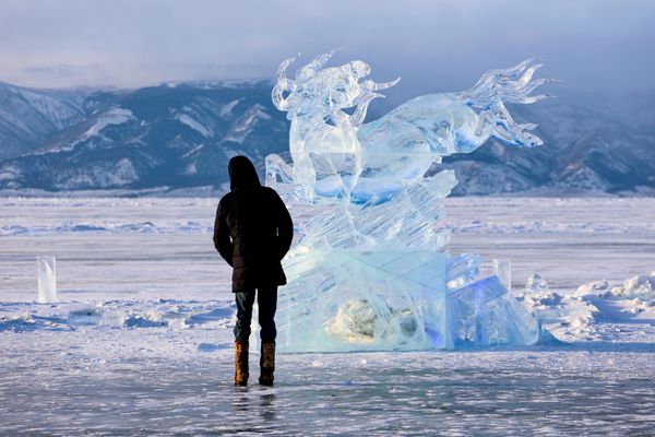 Ledena skulptura na festivalu „Olkhon Ice Park“. - Sputnik Srbija