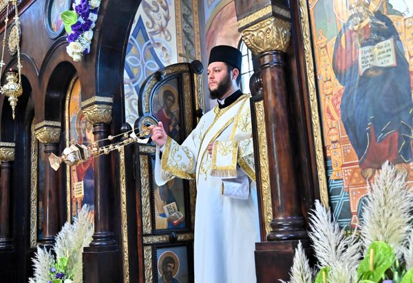 Liturgija u hramu Svete Trojice u Gornjem Adrovcu - Sputnik Srbija