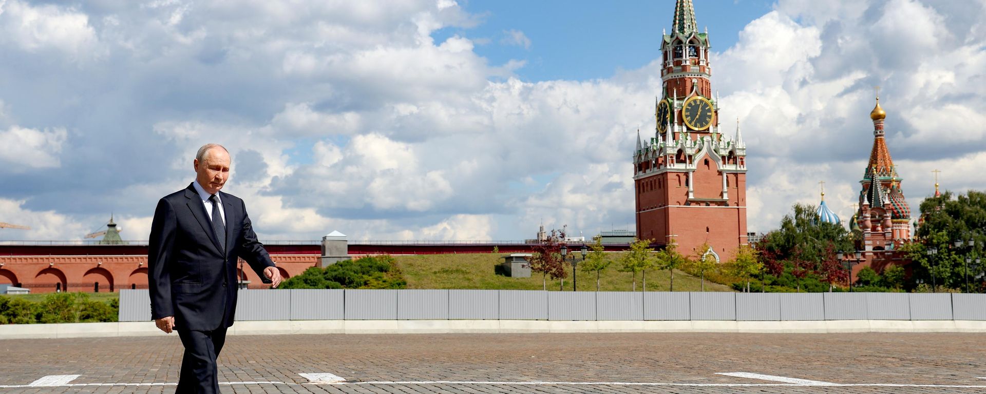 Predsednik Rusije Vladimir Putin - Sputnik Srbija, 1920, 24.09.2026