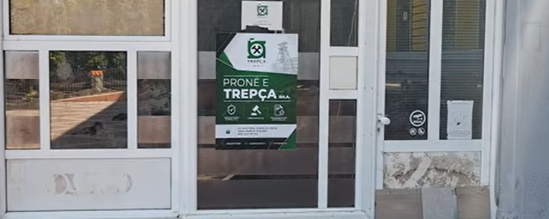 Zvečan - Predstavnici kompanije „Trepča“ zauzeli prostorije koje je koristila Komercijalna banka - Sputnik Srbija, 1920, 04.09.2026