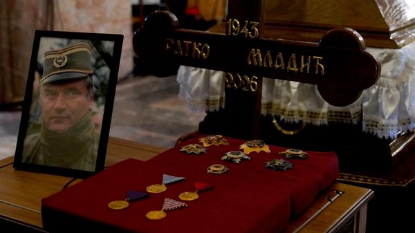Опроштај од генерала Ратка Младића - Sputnik Србија