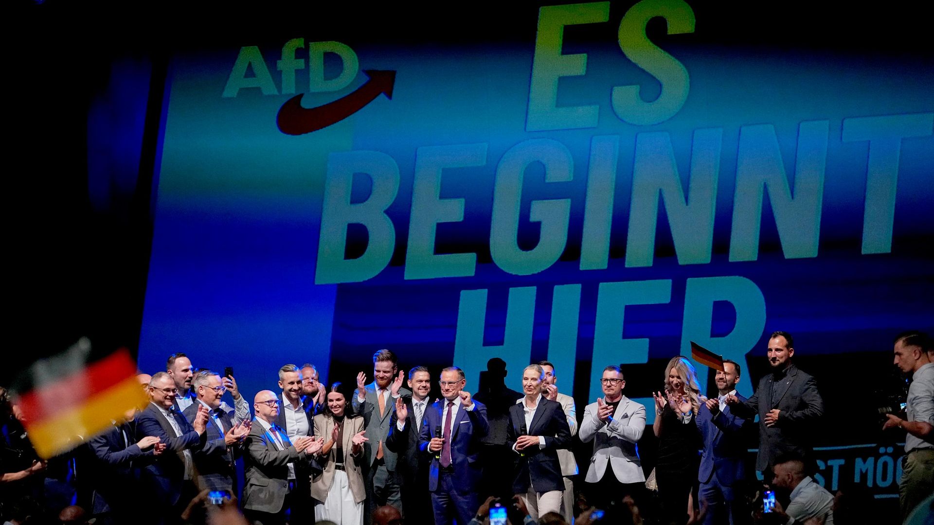 Lideri stranke AfD proslavljaju pobedu na izborima u Nemačkoj Lideri stranke AfD proslavljaju pobedu na izborima u Nemačkoj - Sputnik Srbija, 1920, 07.09.2026