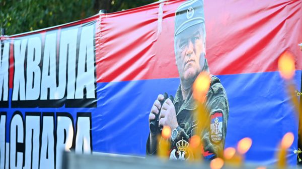 Sahrana Ratka Mladića - Sputnik Srbija