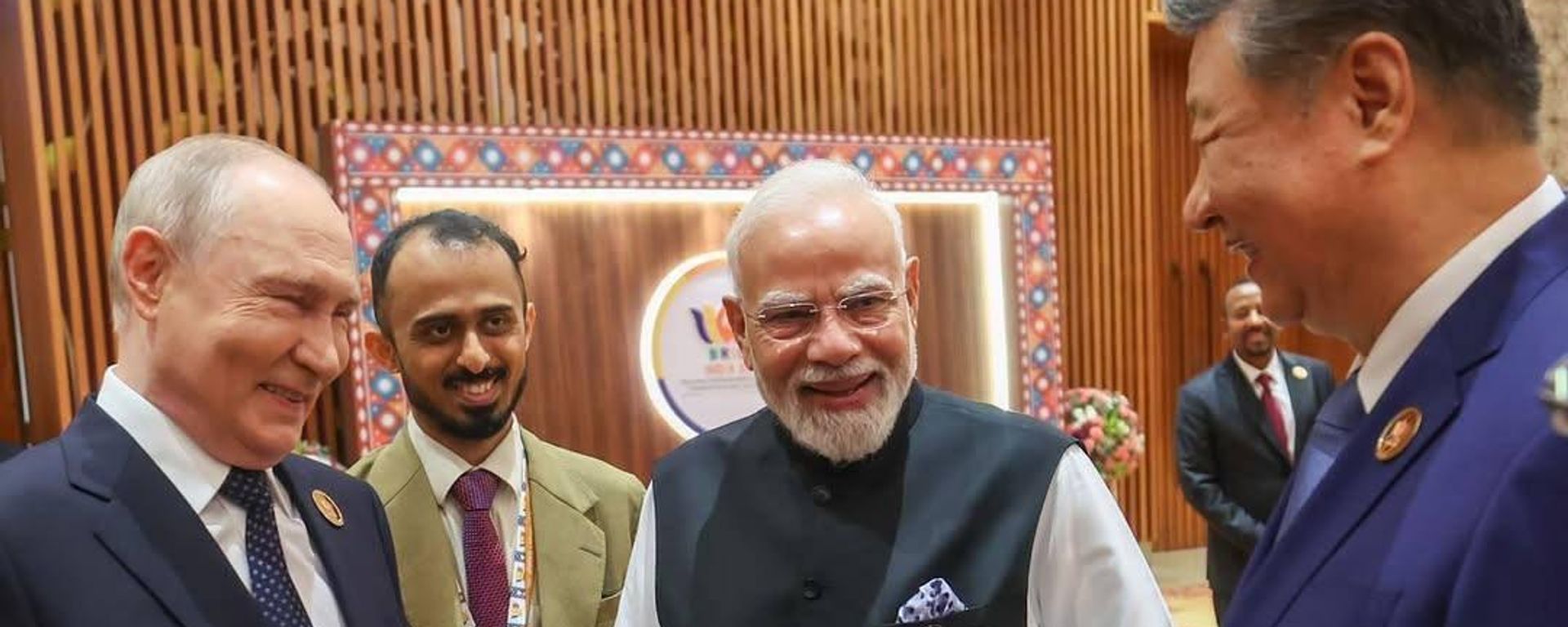 Vlad9imir Putin, Narendra Modi i Si Đinping - Sputnik Srbija, 1920, 13.09.2026