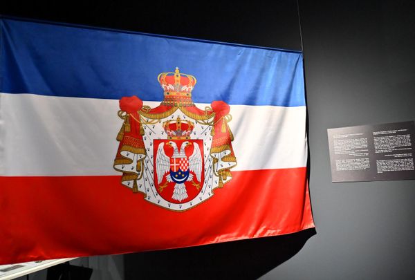 Државна застава Краљевине Срба, Хрвата и Словенаца, односно касније Краљевине Југославије (која је била у званичној употреби од 1922. до 1941. године) - Sputnik Србија
