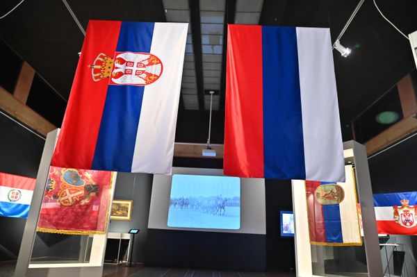 Верност према војничкој застави била је света дужност сваког војника. Задобити непријатељску заставу на бојишту било је својеврсан подвиг, а изгубити сопствену је представљало срамоту - Sputnik Србија