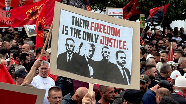 Протест подршке Тачију и осталима у Приштини - Sputnik Србија