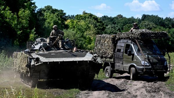 Oklopna vozila grupe Ahmat u zoni specijalne vojne operacije Oklopna vozila grupe Ahmat u zoni specijalne vojne operacije - Sputnik Srbija