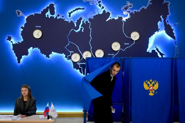 Након обраде 90,43 одсто гласова, Јединствена Русија води са освојених 57,86 одсто гласова. Након обраде 90,43 одсто гласова, Јединствена Русија води са освојених 57,86 одсто гласова. - Sputnik Србија