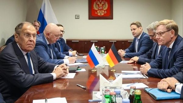 Ministar spoljnih poslova Rusije Sergej Lavrov i ministar spoljnih poslova Nemačke Johan Vadeful na sastanku u UN - Sputnik Srbija
