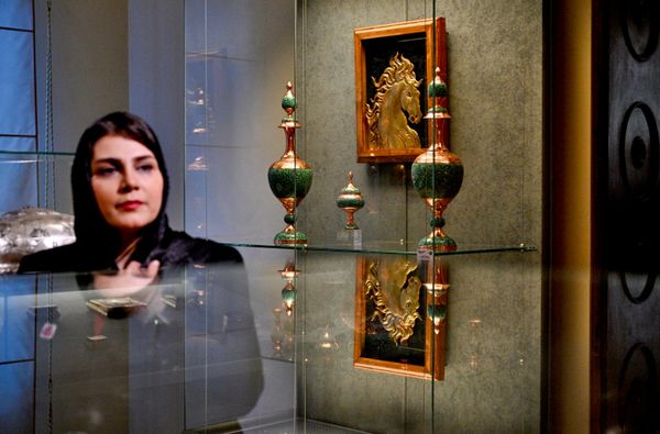 Eksponati u Sveruskom muzeju dekorativne umetnosti u Moskvi predstavljeni su u okviru izložbe posvećene umetnosti, tradicionalnim zanatima i kreativnim industrijama Irana. Eksponati u Sveruskom muzeju dekorativne umetnosti u Moskvi predstavljeni su u okviru izložbe posvećene umetnosti, tradicionalnim zanatima i kreativnim industrijama Irana. - Sputnik Srbija