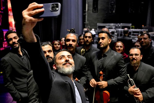 Tokom 16 dana trajanja festivala, ruska publika ima priliku da se upozna sa najlepšim segmentima tradicionalne i savremene iranske umetnosti. Tokom 16 dana trajanja festivala, ruska publika ima priliku da se upozna sa najlepšim segmentima tradicionalne i savremene iranske umetnosti. - Sputnik Srbija