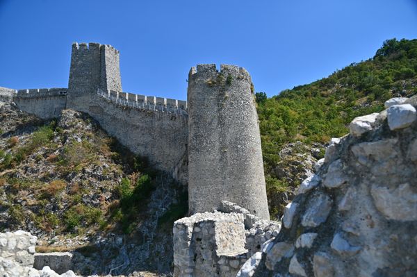 Tokom svoje burne istorije istorije, prelazila je iz ruke u ruku tadašnjih pograničnih sila, najpre Ugarske i Srbije, a potom i Otomanskog carstva koje su se stalno borile za kontrolu i prevlast nad državnim granicama - Sputnik Srbija