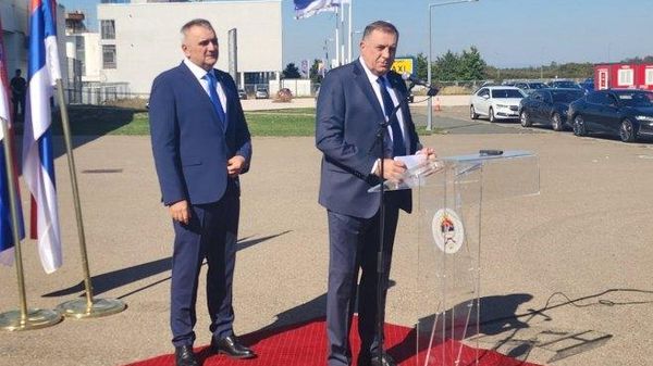 Milorad Dodik i premijer Srpske Savo Minić. - Sputnik Srbija