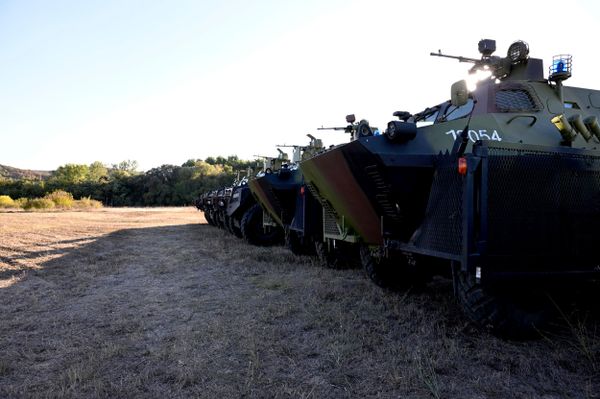 U vežbi učestvuju vojnopolicijske jedinice iz svih sastava Vojske Srbije, s ciljem provere i daljeg unapređenja sposobnosti za pripremu i izvođenje borbenih i neborbenih aktivnosti u protivdiverzantskoj operaciji. - Sputnik Srbija