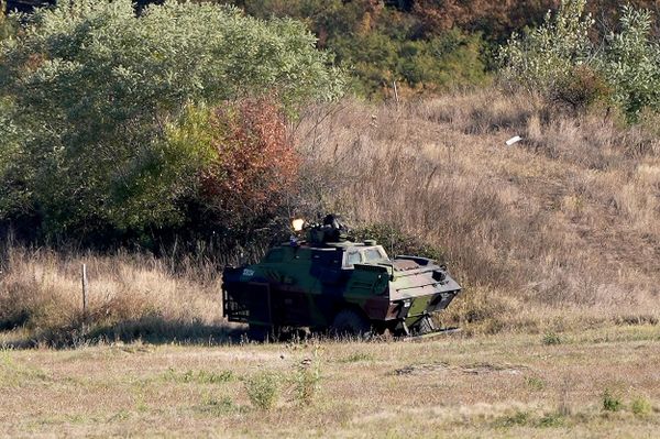 Zadaci se realizuju uz upotrebu savremenog naoružanja i vojne opreme kojima su ove jedinice opremljene u prethodnom periodu. - Sputnik Srbija