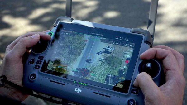 Kontrola saobraćaja iz vazduha: MUP predstavio upotrebu dronova - Sputnik Srbija