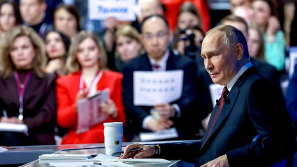 Predsednik Rusije Vladimir Putin na godišnjoj konferenciji za medije - Sputnik Srbija