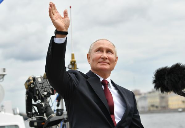 25. jul 2021. Ruski predsednik i vrhovni komandant Vladimir Putin nakon Glavne pomorske parade povodom Dana ruske mornarice.. 25. jul 2021. Ruski predsednik i vrhovni komandant Vladimir Putin nakon Glavne pomorske parade povodom Dana ruske mornarice.. - Sputnik Srbija