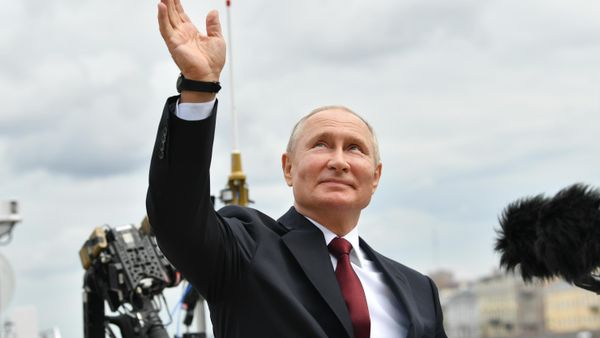 Президент РФ В. Путин принял участие в Главном военно-морском параде - Sputnik Србија