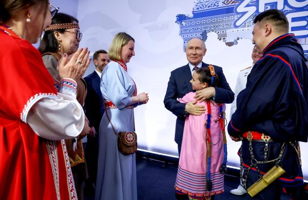 30. april 2026. Ruski predsednik Vladimir Putin sastaje se sa predstavnicima autohtonih manjina Rusije u okviru obrazovnog maratona „Znanje. Prvo“ u Moskvi. 30. april 2026. Ruski predsednik Vladimir Putin sastaje se sa predstavnicima autohtonih manjina Rusije u okviru obrazovnog maratona „Znanje. Prvo“ u Moskvi. - Sputnik Srbija