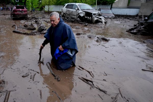 Poplave su usledile u trenutku kada se pojačava fenomen El Ninjo, koji utiče na obrasce padavina širom sveta.Svetska meteorološka organizacija saopštila je da bi ovogodišnji El Ninjo mogao da dostigne vrhunac u decembru i da bude među najintenzivnijima od 1950. godine - Sputnik Srbija