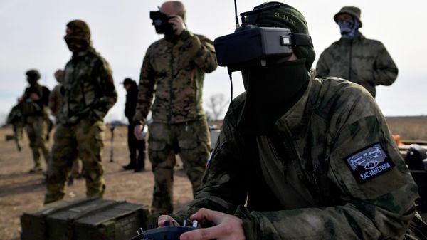 Школа за обуку оператера беспилотних летелица, производња ФПВ дронова и дронова-камиказа у Добровољачком батаљону П. Судоплатов - Sputnik Србија