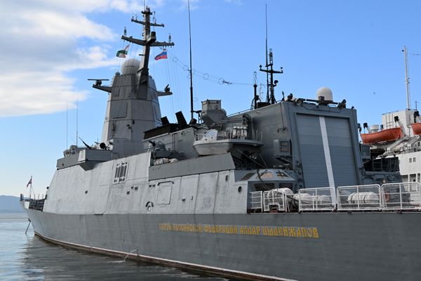 Pomorska faza vežbi biće sprovedena u Japanskom moru, gde će indijska fregata i ruska korveta  zajedno sa drugim brodovima Tihookeanske flote izvoditi složene taktičke manevre i zajedničke odbrambene operacije radi poboljšanja interoperabilnosti. - Sputnik Srbija