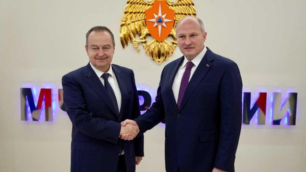 Министар унутрашњих послова Србије у техничком мандату Ивица Дачић разговарао је у Москви са министром за ванредне ситуације Александром Kуренковим - Sputnik Србија