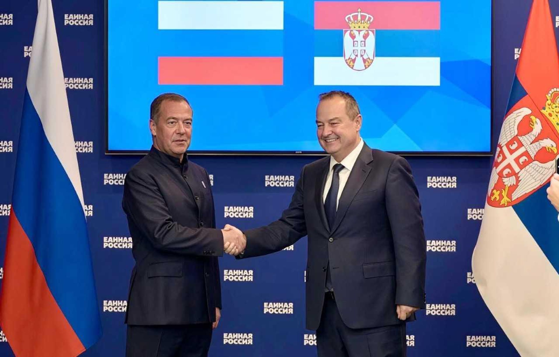 Ministar unutrašnjih poslova Srbije u tehničkom mandatu Ivica Dačić razgovarao je u Moskvi sa sa zamenikom predsednika Saveta za nacionalnu bezbednost Dmitri Medvedevim - Sputnik Srbija, 1920, 15.10.2026