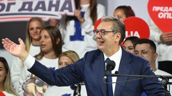 Носилац листе Уједињена Србија Александар Вучић на предизборном скупу у Новом Саду. - Sputnik Србија