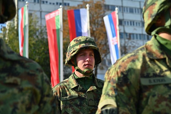 Jedinicama Narodnooslobodilačke vojske Jugoslavije (NOVJ) komandovao je general Peko Dapčević, a sovjetskom Crvenom armijom, zapovedao je general Vladimir Ždanov  - Sputnik Srbija