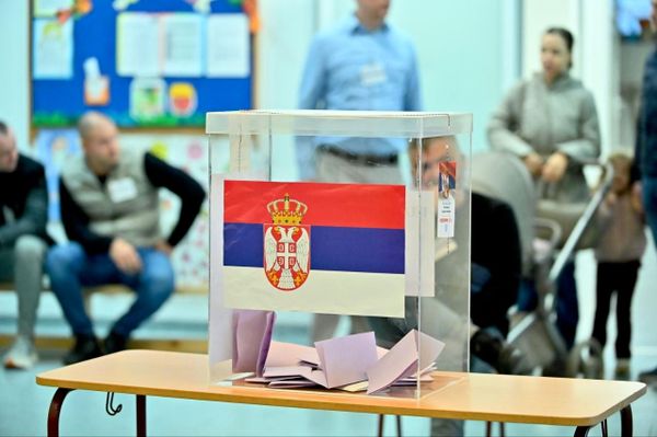 Pravo glasa ima 6.451.292 upisana birača. - Sputnik Srbija