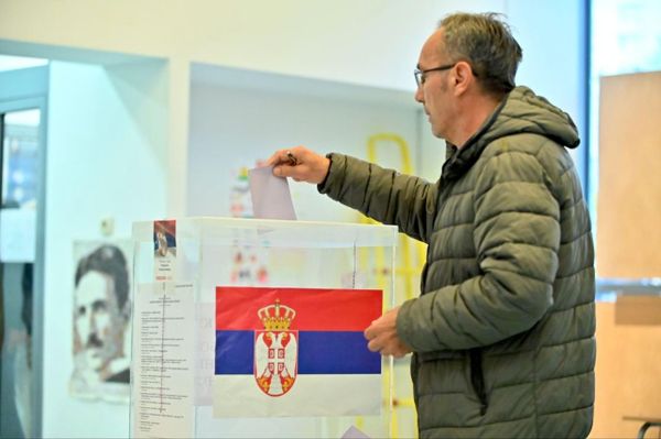 U Skupštini Srbije ima 250 mesta, a za njih se bori 2.418 kandidata. - Sputnik Srbija