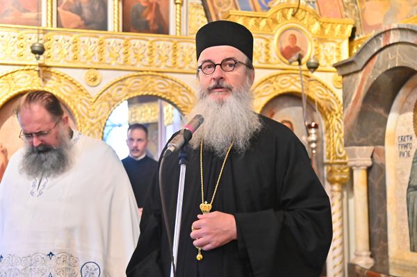 Старешина цркве Ружице и капеле св. Петке на Калемегдану, протојереј-ставрофор проф. др Владимир Вукашиновић је верном народу честитао празник - Sputnik Србија