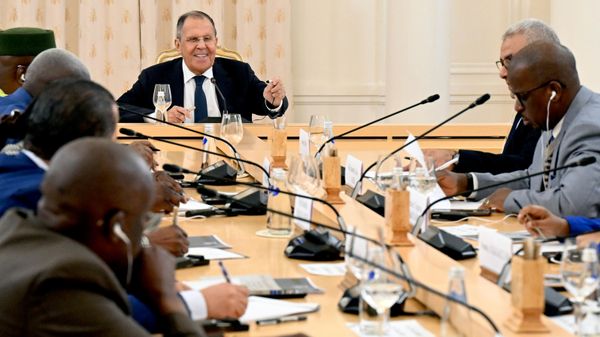 Ruski ministar spoljnih poslova Sergej Lavrov tokom sastanka sa predstavnicima afričkih medija. - Sputnik Srbija