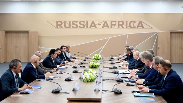 Predsednik Rusije Vladimir Putin sastao sa predsednikom Predsedničkog saveta Libije Muhamedom el Menfijem  - Sputnik Srbija